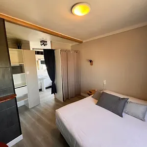 Des îles Hotel Theix